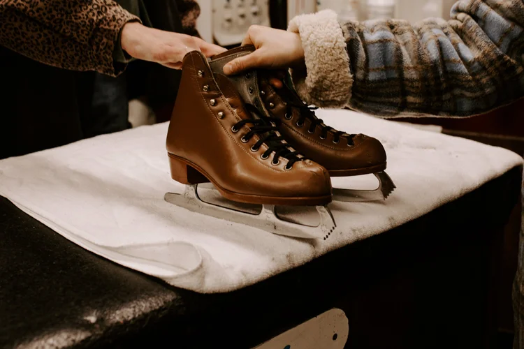 Skates